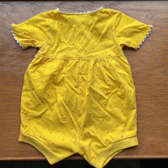 6/9 mo baby girl romper - Picture 3 of 3